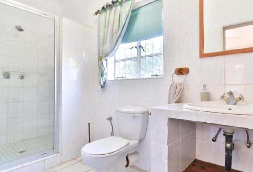 غرفة قياسية, Thuto Centre Conferencing & Bush Lodge