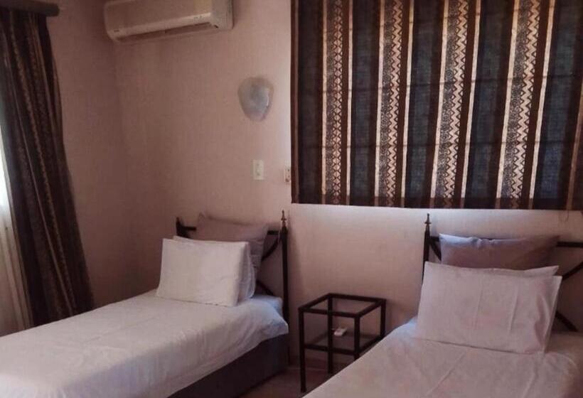 غرفة قياسية, Thuto Centre Conferencing & Bush Lodge