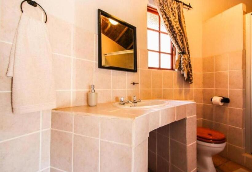 غرفة قياسية, Thuto Centre Conferencing & Bush Lodge