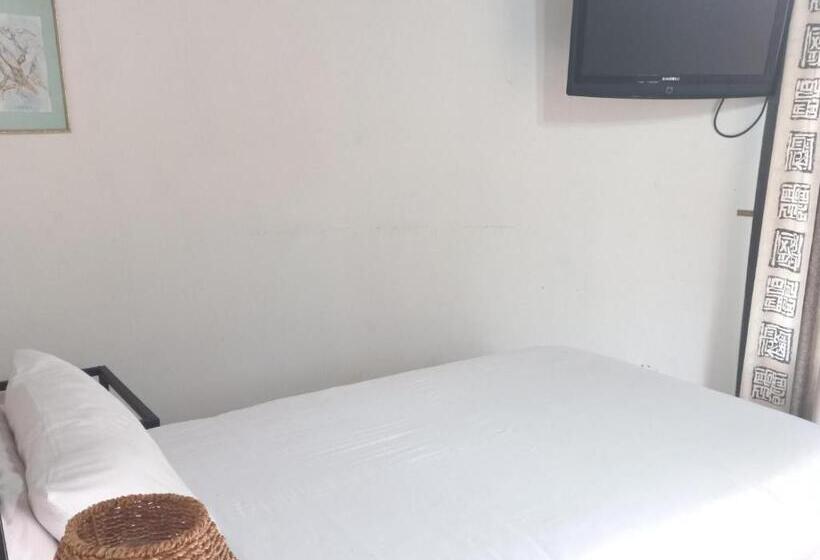 غرفة إقتصادية فردية, Thuto Centre Conferencing & Bush Lodge