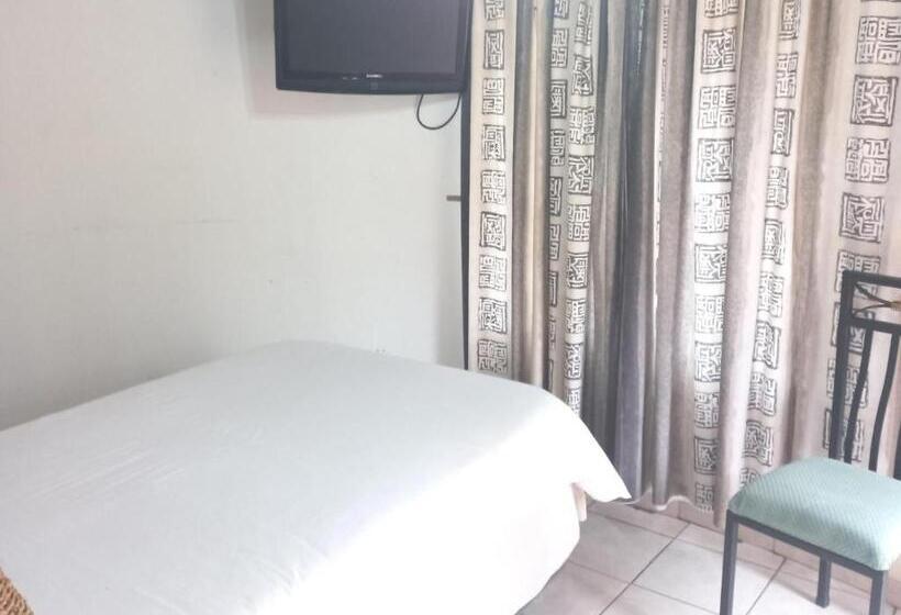 غرفة إقتصادية فردية, Thuto Centre Conferencing & Bush Lodge