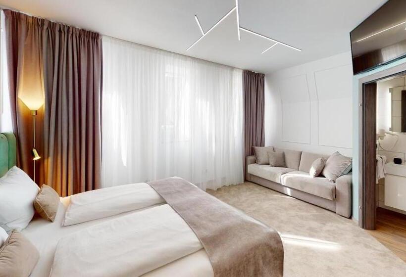 غرفة سوبيريور رباعية, Ned