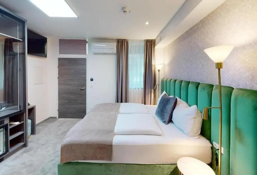 Chambre Economy, Ned