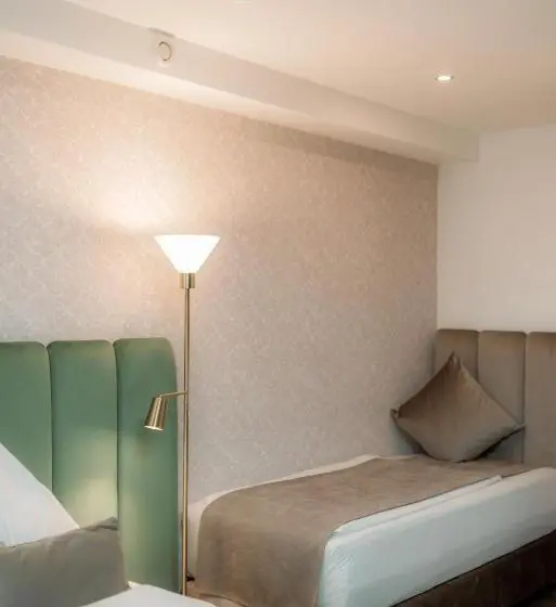 Chambre Economy, Ned