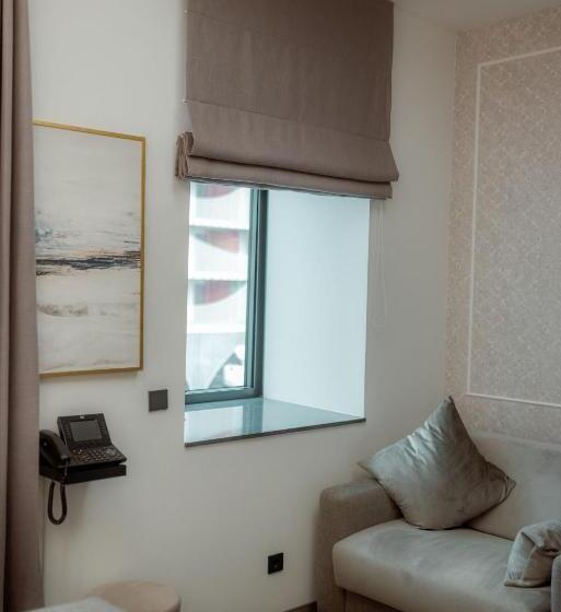 غرفة سوبيريور, Ned