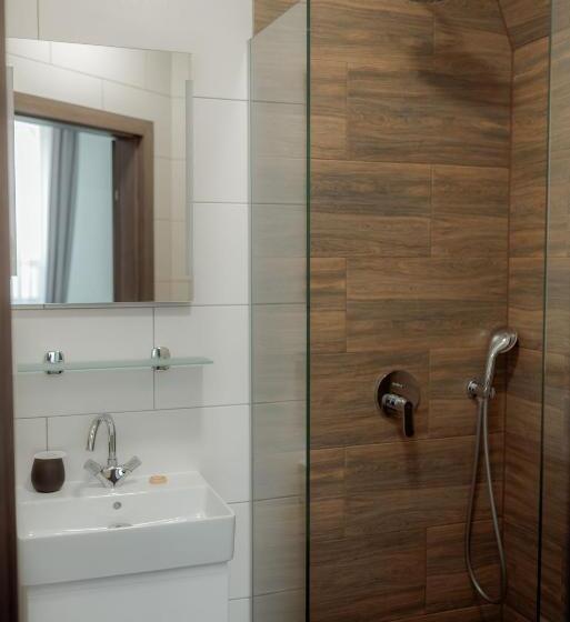 غرفة سوبيريور, Ned