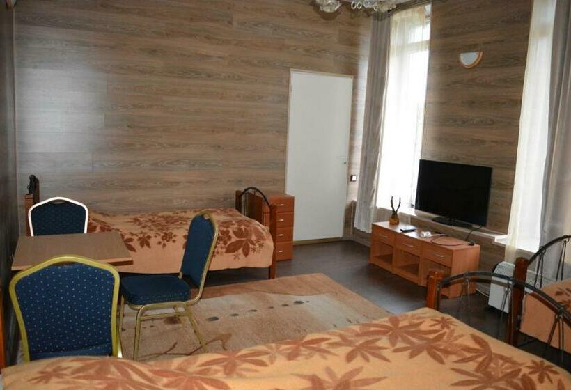 اتاق استاندارد سه نفره, Veteranu 5 Visaginas