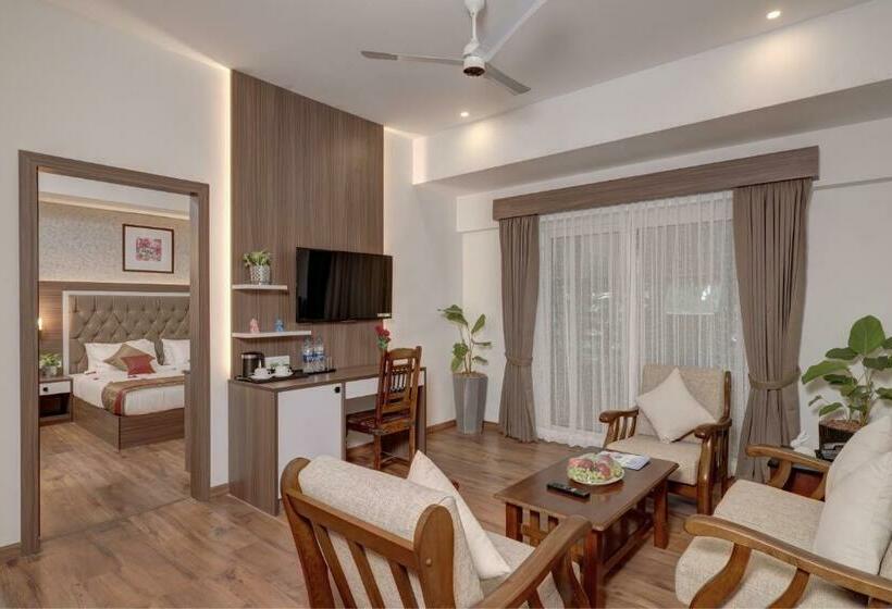 جناح مزوَّد بشرفة, Kumarakom Park Resort