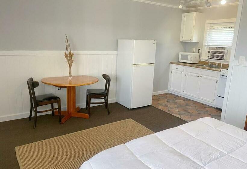 Студия Стандарт, Tower Circle Motel