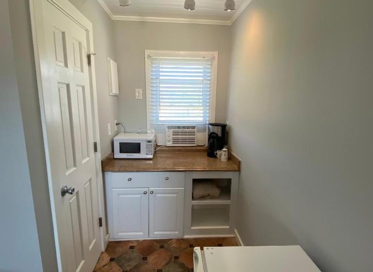 Номер Стандарт, Tower Circle Motel