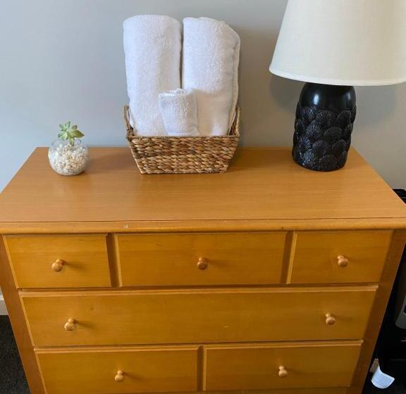 Номер Стандарт, Tower Circle Motel