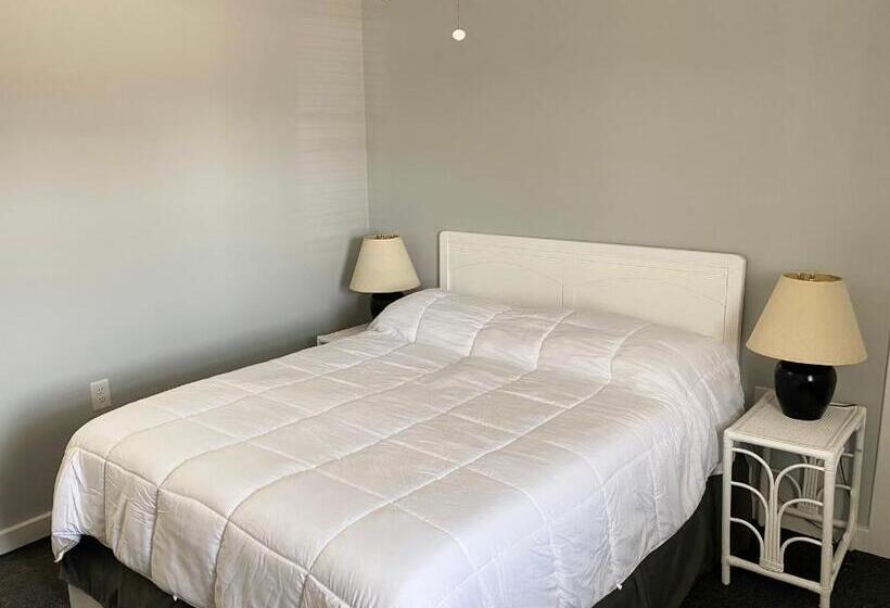 Номер Стандарт, Tower Circle Motel