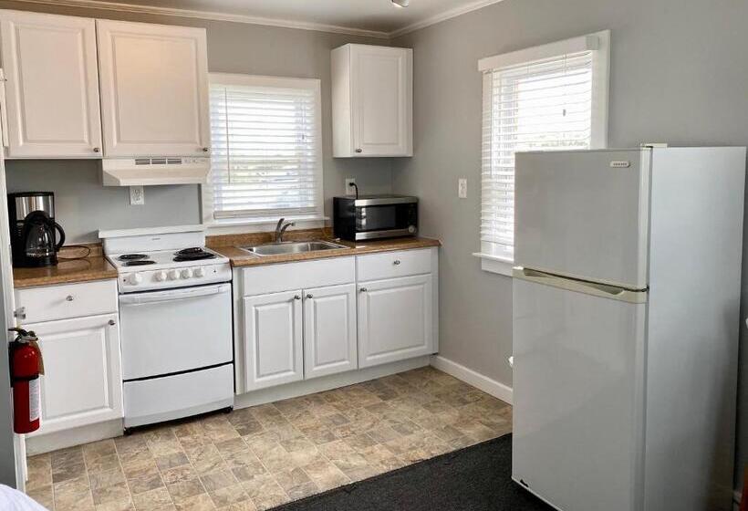 Студия Стандарт, Tower Circle Motel