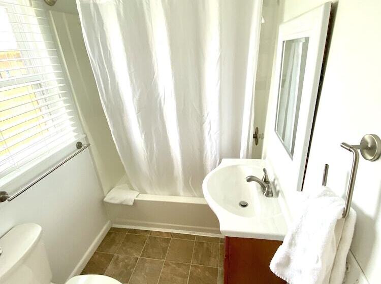 Номер Стандарт, Tower Circle Motel