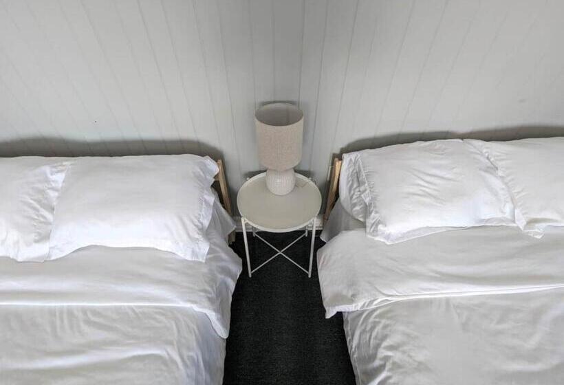 Номер Стандарт, Tower Circle Motel