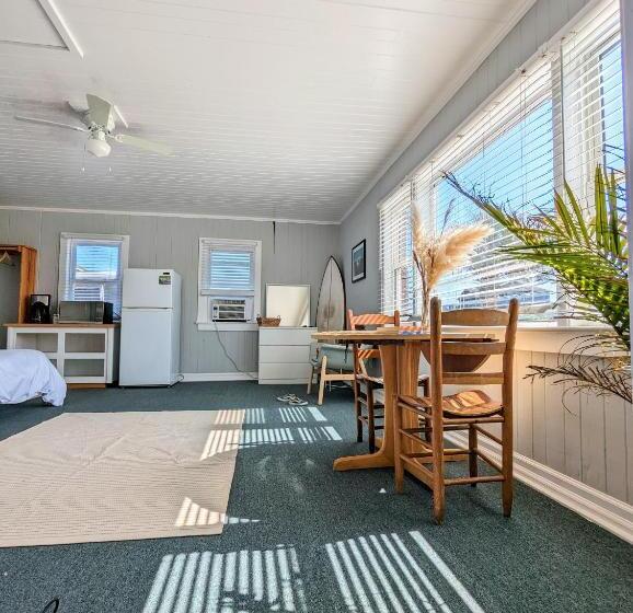 Номер Стандарт, Tower Circle Motel