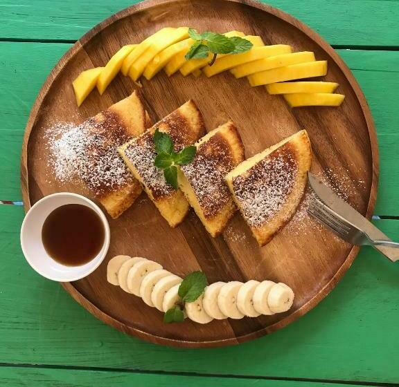 اتاق اکونومی, Hippy Hut Koh Chang