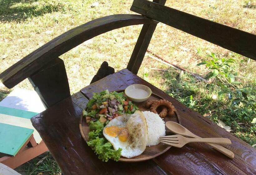 اتاق اکونومی, Hippy Hut Koh Chang