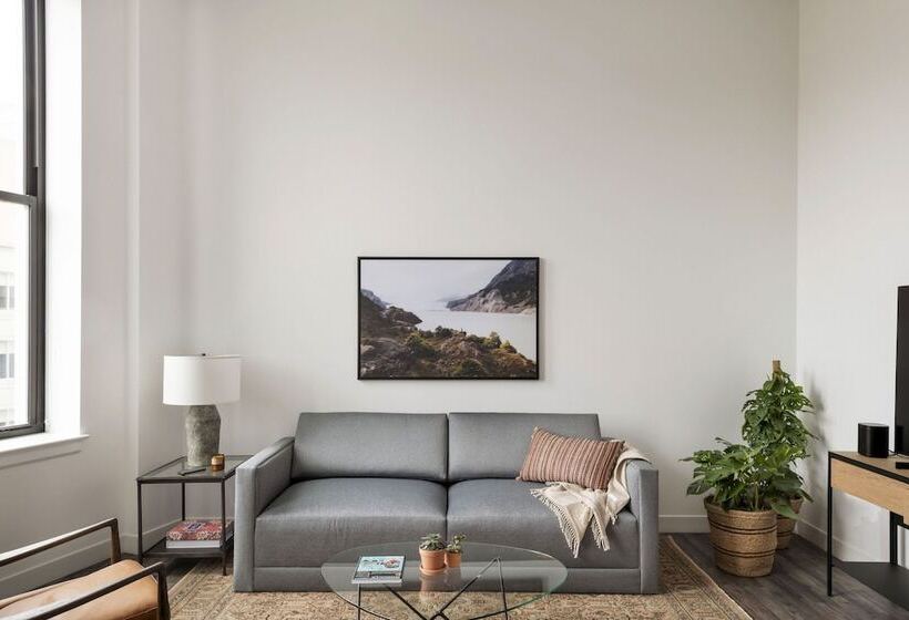 Апартаменты 1 Спальня, Roost Cleveland