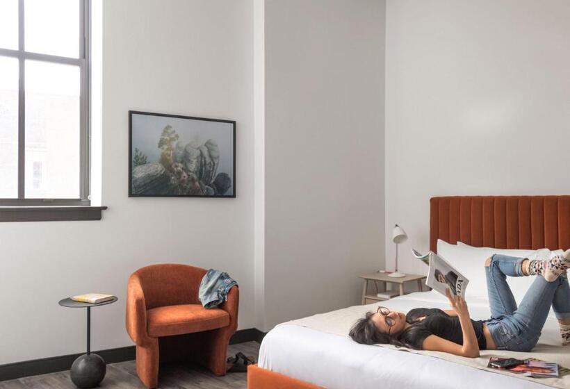 Апартаменты 2 Спальни, Roost Cleveland