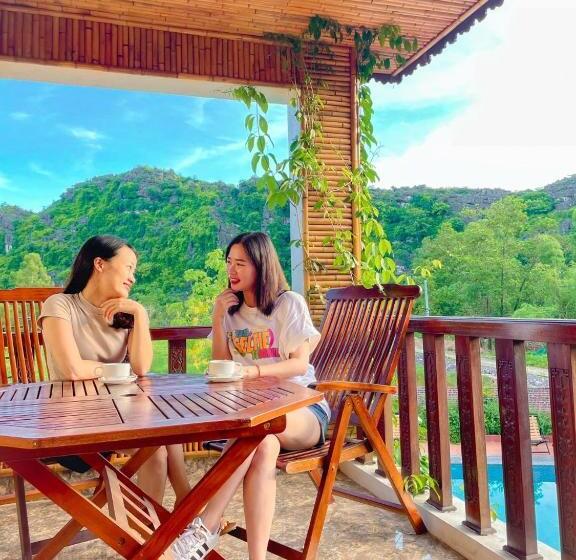 اتاق استاندارد سه نفره, Trang An Resort
