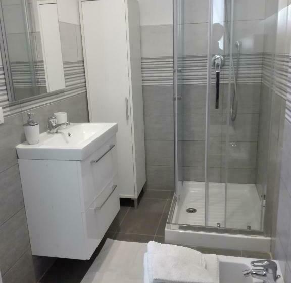 חדר סטנדרט, Assago Forum 12