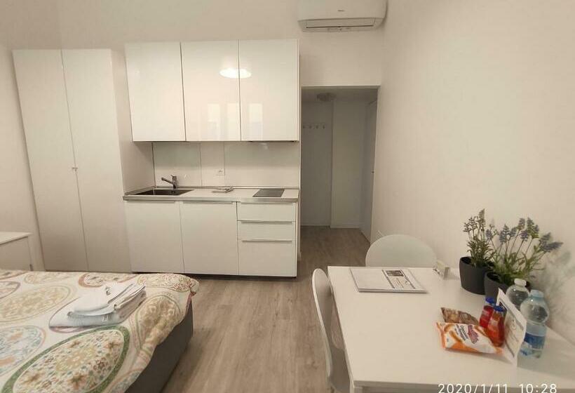 חדר סטנדרט, Assago Forum 12