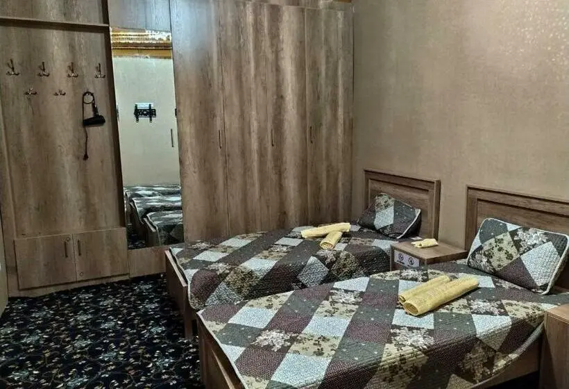 スタンダードトリプルルーム, Uvaysiy Family Guest House