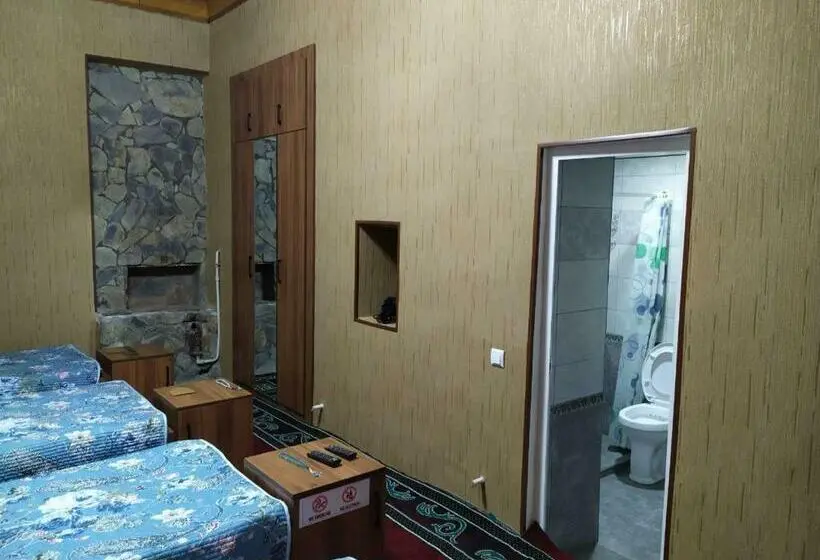 スタンダード４人部屋, Uvaysiy Family Guest House