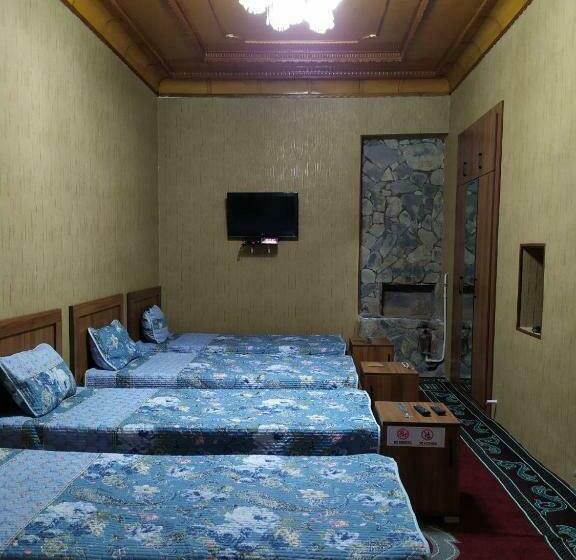 חדר סטנדרט לארבעה, Uvaysiy Family Guest House