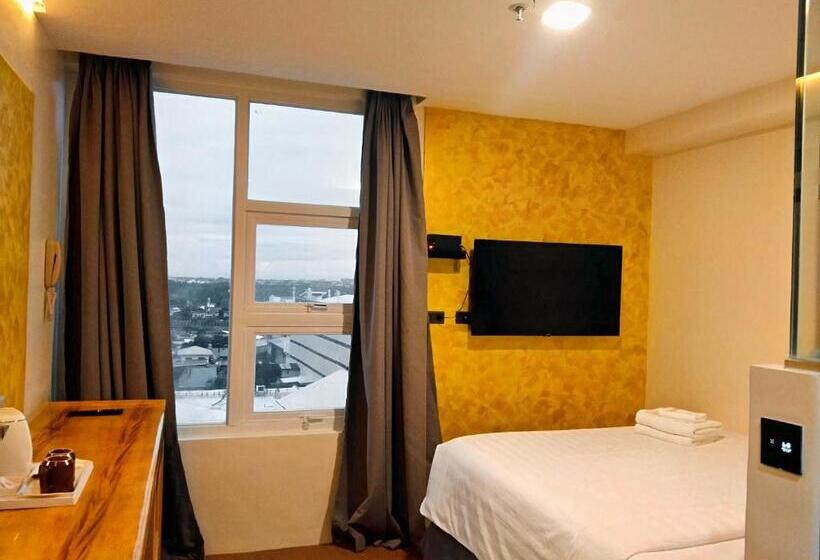 اتاق پرمیوم, Sempre Premier Inn   Mactan Airport