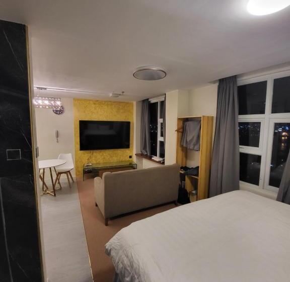 سوییت با چشمانداز دریا, Sempre Premier Inn   Mactan Airport