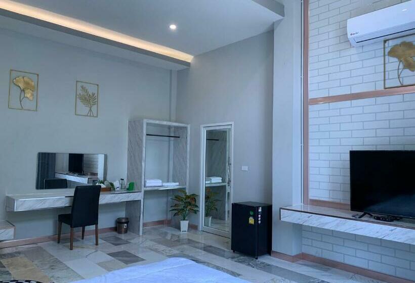 キングサイズベッドのスタンダードルーム, Khengpa Cafe & Resort