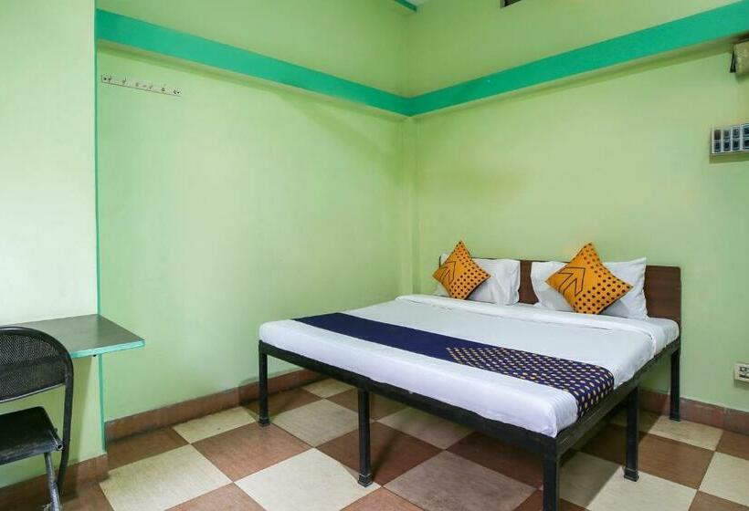 Номер Стандарт Трехместный, Spot On 67841 Hotel Rajeshwar