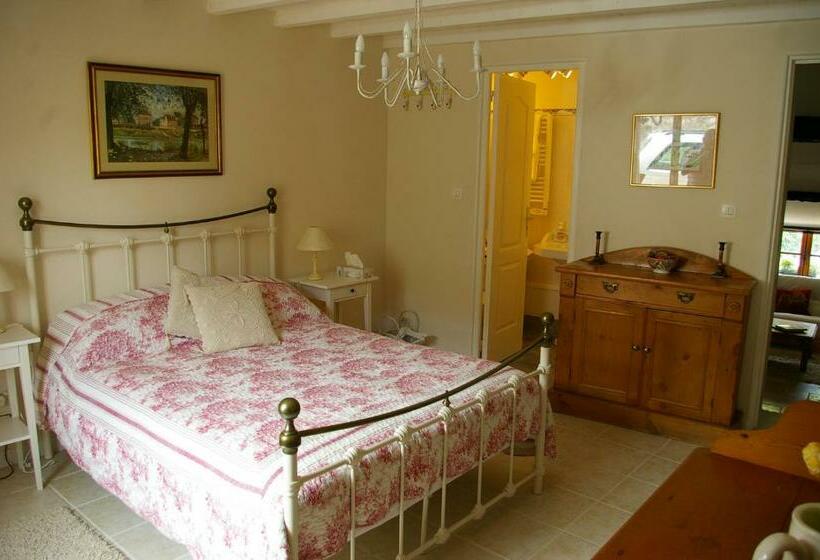 标准间, L Ancienne Forge 27 Rue De La Crèche Bourg Born