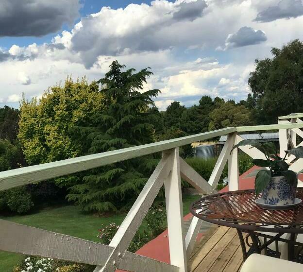 اتاق استاندارد با تخت دو نفره بزرگ, Hawk S Nest Bed & Breakfast