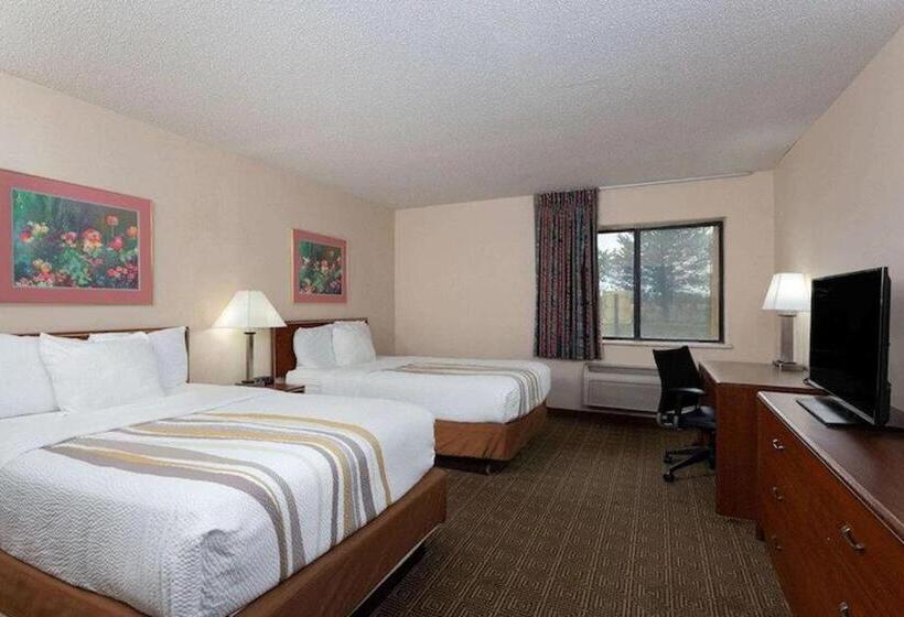 جناح ديلوكس, Norwood Inn & Suites Indianapolis