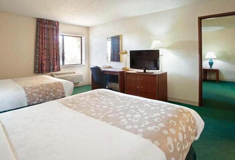 Deluxe Suite, Norwood Inn & Suites Indianapolis