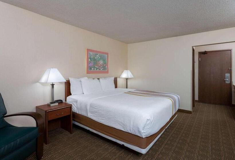 Deluxe Zimmer Kingsize Bett, Norwood Inn & Suites Indianapolis