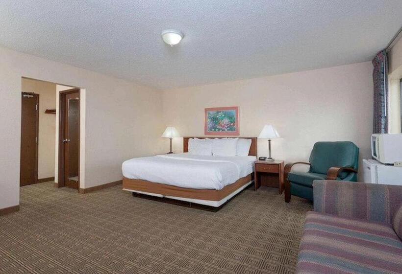 غرفة ديلوكس سرير كينج, Norwood Inn & Suites Indianapolis