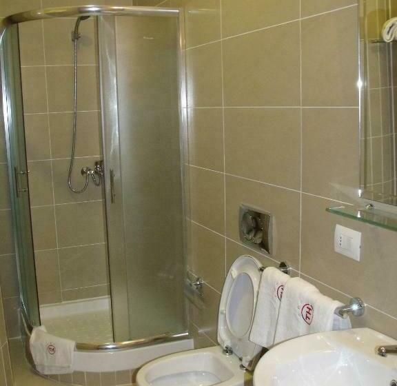 חדר סטנדרט יחיד, Terminal Tirana