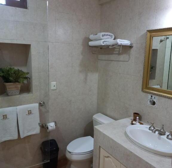 سوییت لوکس, Marhialja Hotel Boutique