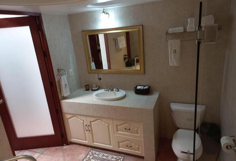 سوییت جونیور, Marhialja Hotel Boutique