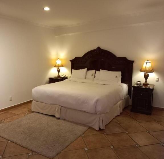 سوییت جونیور, Marhialja Hotel Boutique