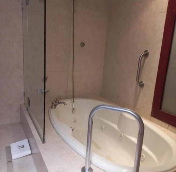 سوییت جونیور, Marhialja Hotel Boutique