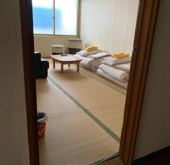 Camera Tripla Standard, ビジネスホテル幸楽