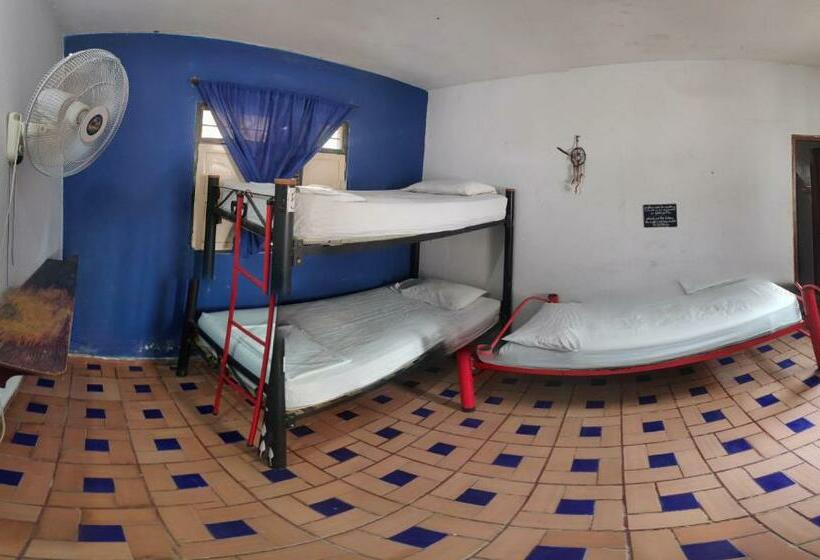 اتاق استاندارد سه نفره, Hostal Alquimista