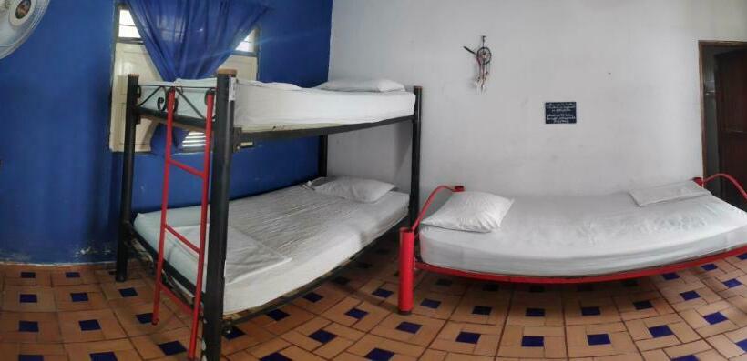 اتاق استاندارد سه نفره, Hostal Alquimista