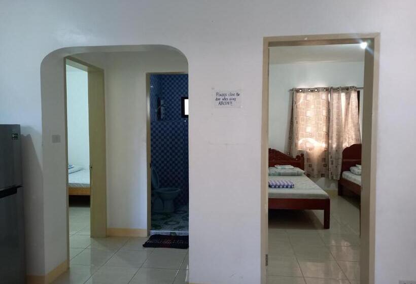 اتاق خانوادگی, Rosita S Cottages By The Road