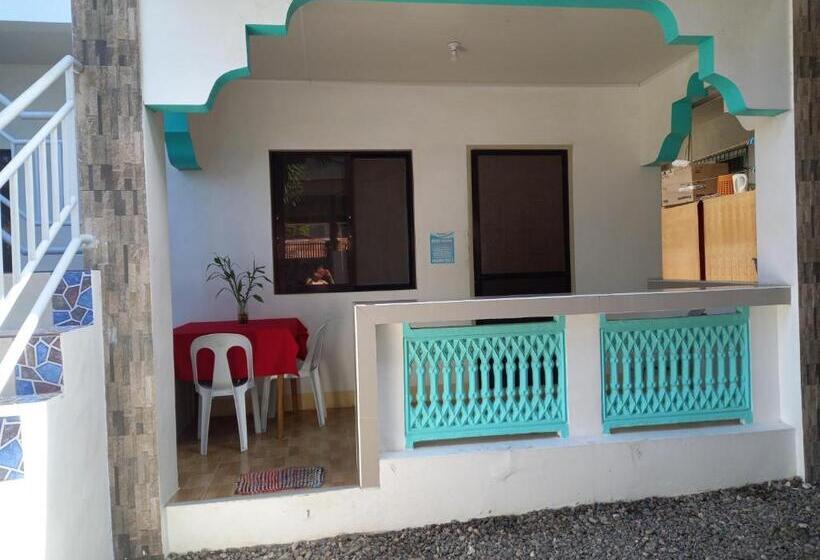 اتاق خانوادگی, Rosita S Cottages By The Road